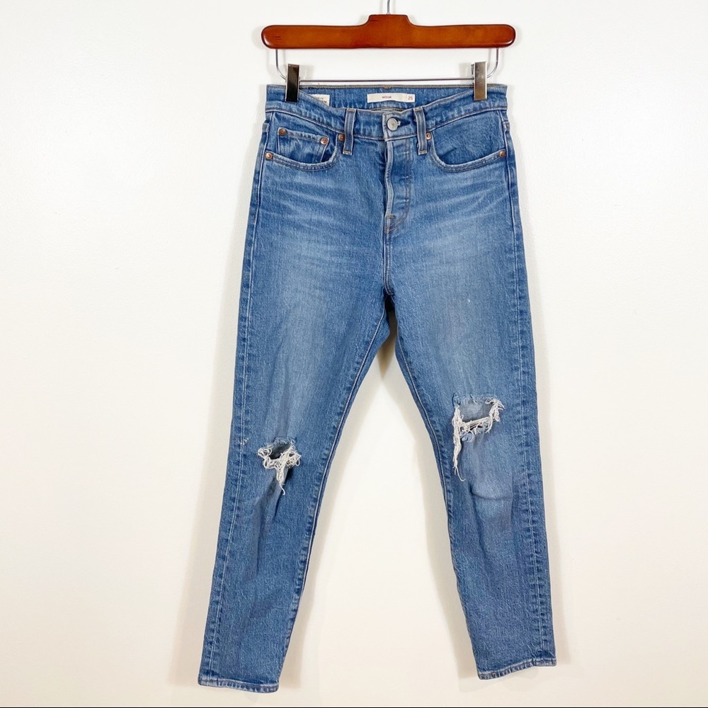 LEVIS Wedgie Straight Distressed High Rise Jean 25 - Picture 1 of 11